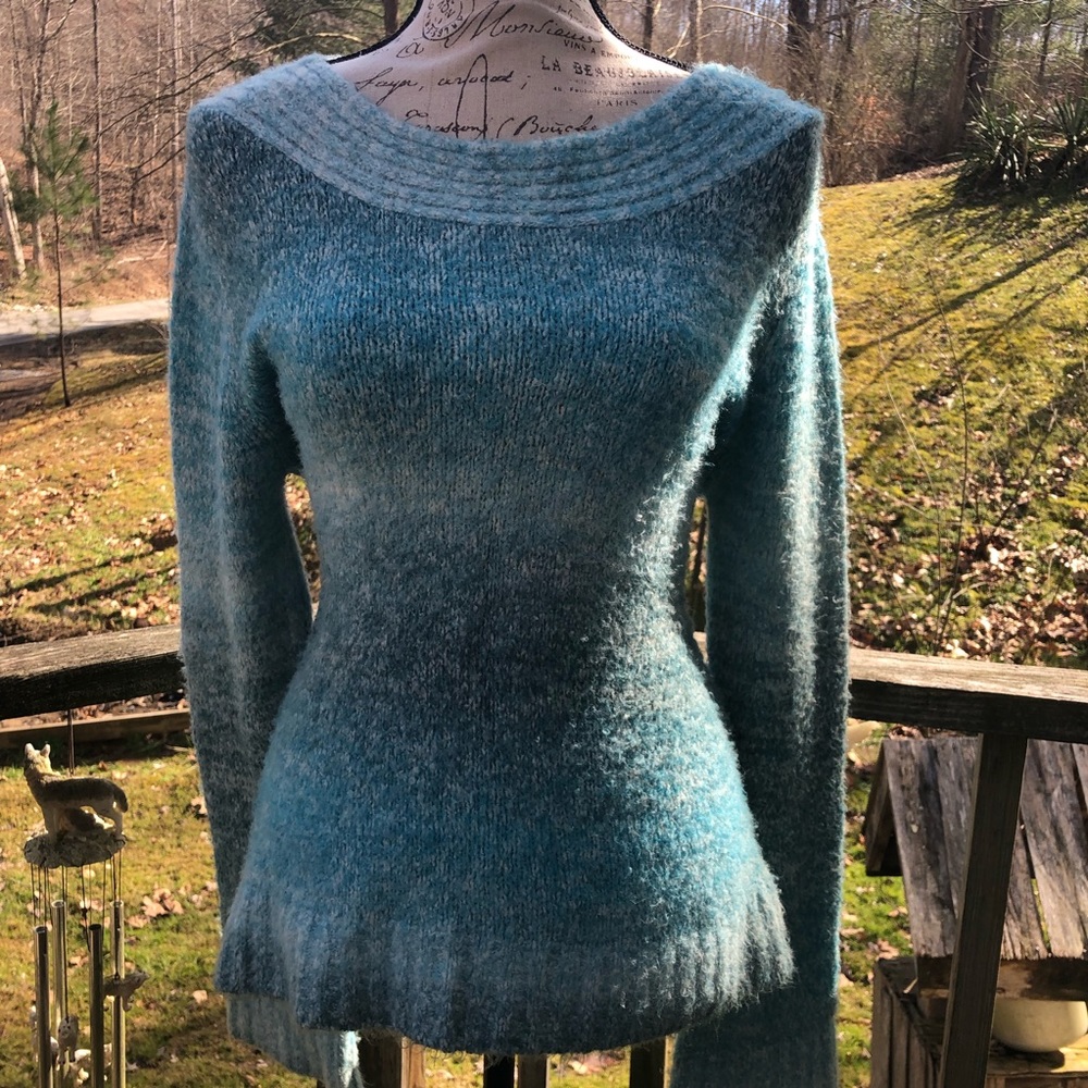 No Boundaries | Blue Sweater